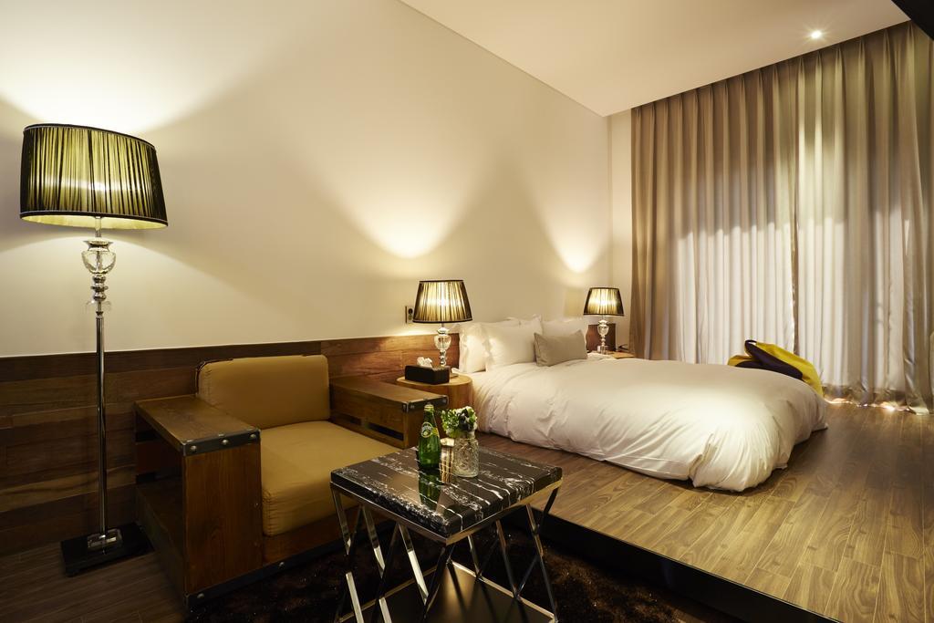 Chungbuk Inno City Namoo Hotel Eumseong Habitación foto